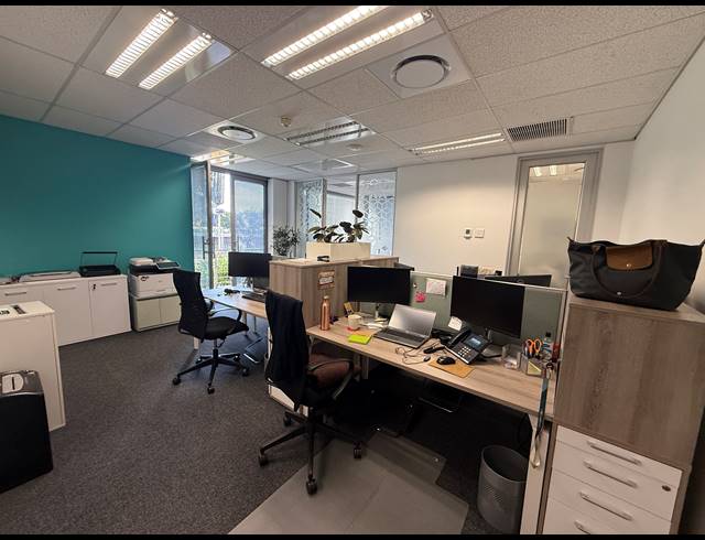 251M² OFFICE TO LET IN ROSEBANK
